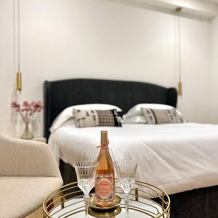 Feel Boutique Rooms Oristano Bagian luar foto