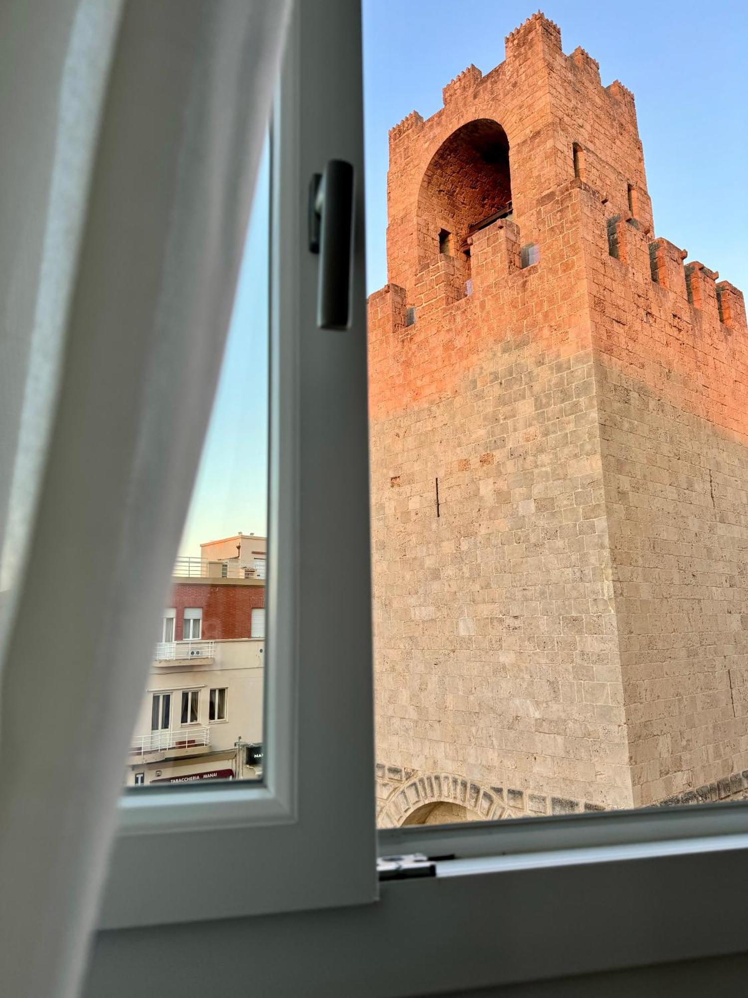 Feel Boutique Rooms Oristano Bagian luar foto