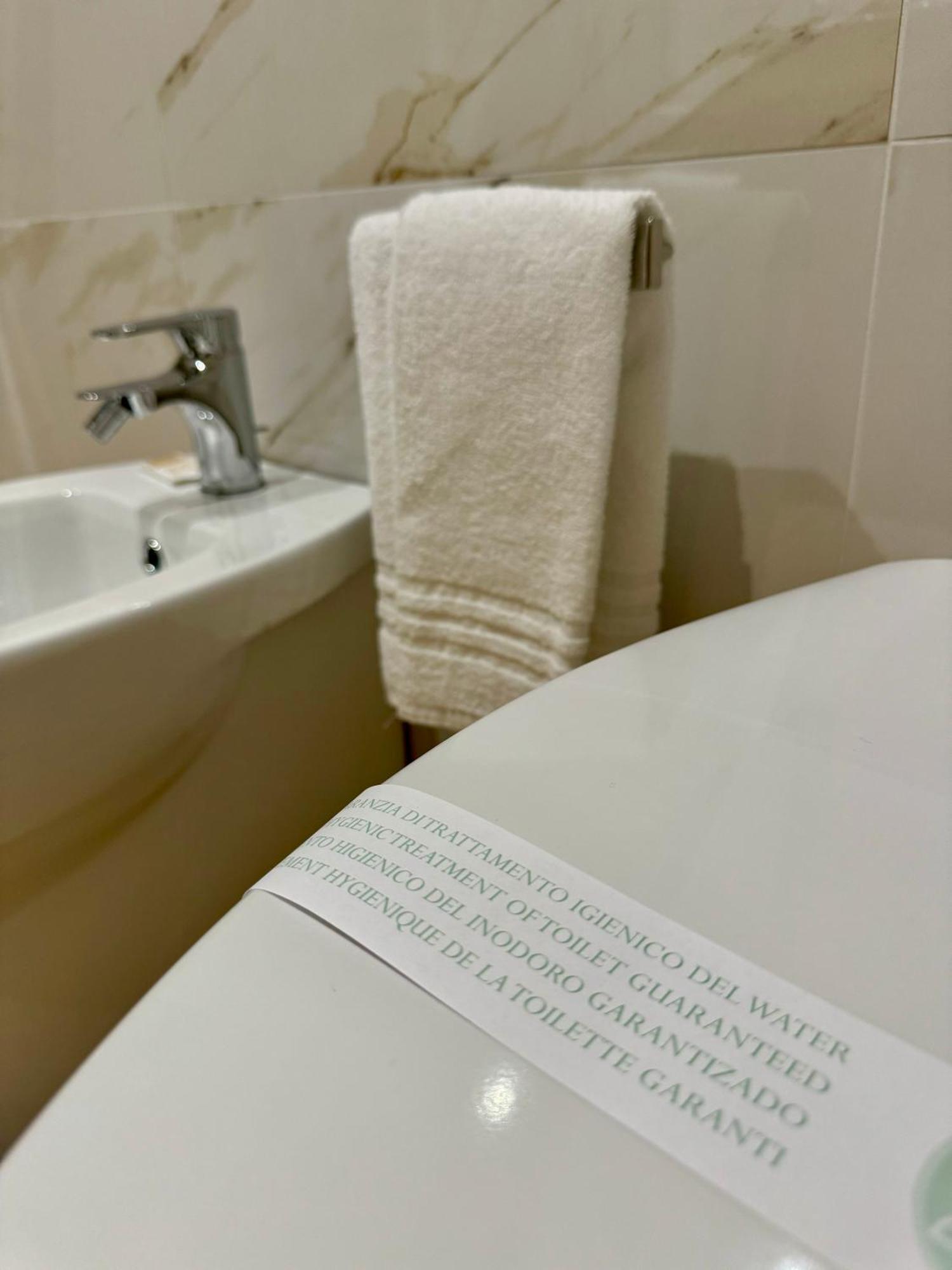 Feel Boutique Rooms Oristano Bagian luar foto