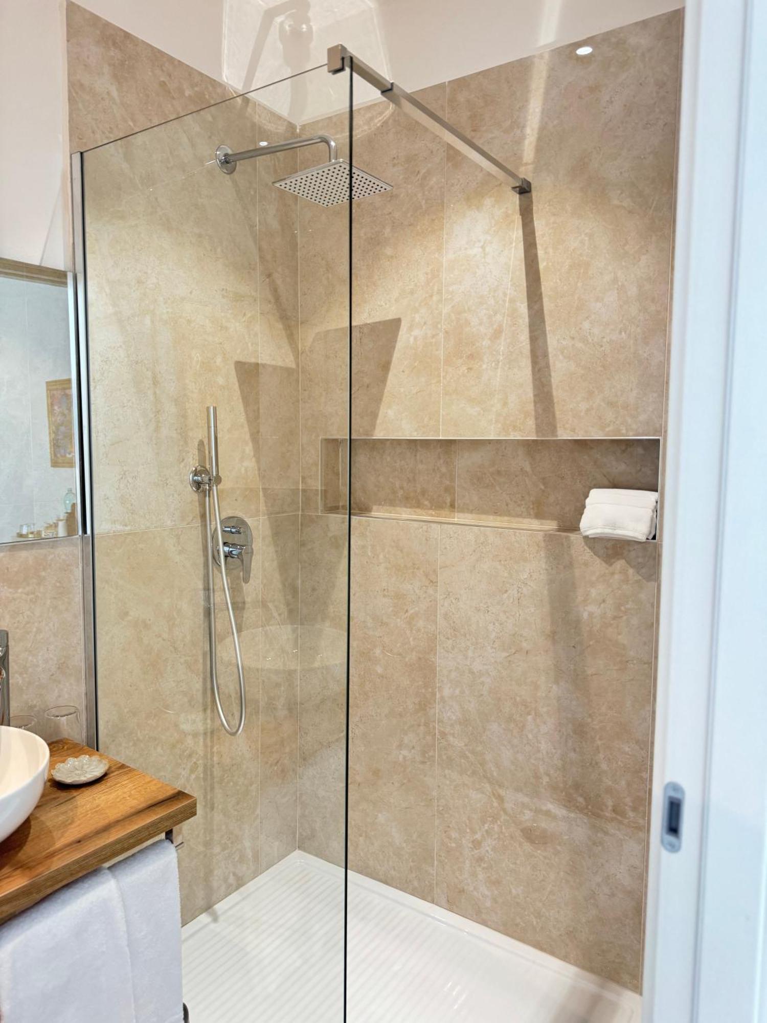 Feel Boutique Rooms Oristano Bagian luar foto