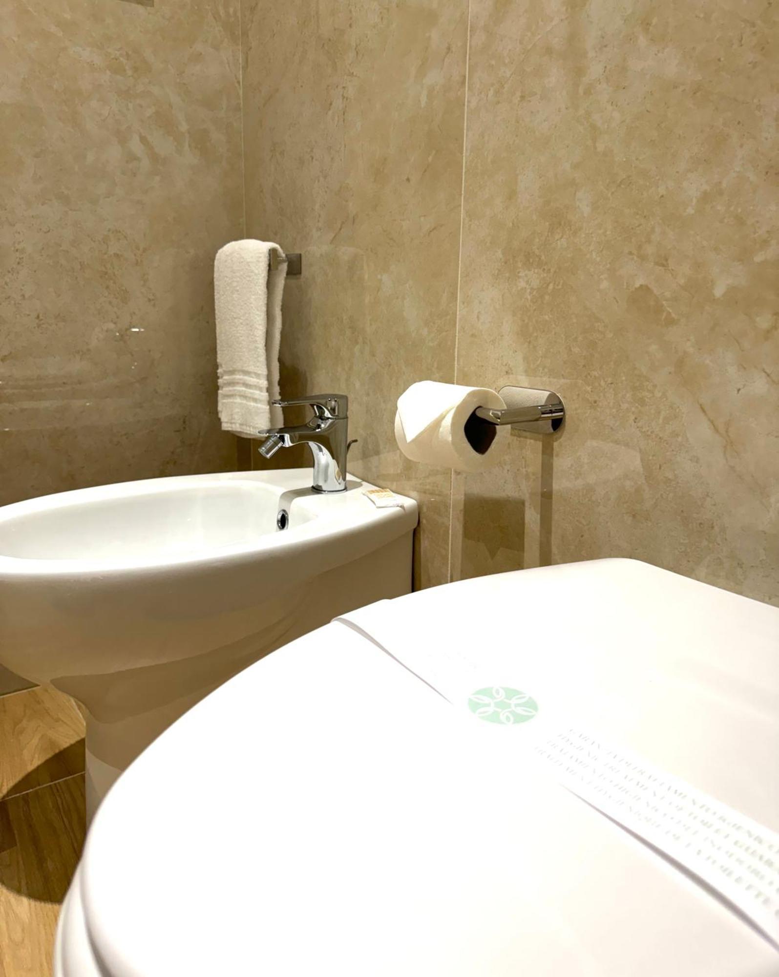 Feel Boutique Rooms Oristano Bagian luar foto