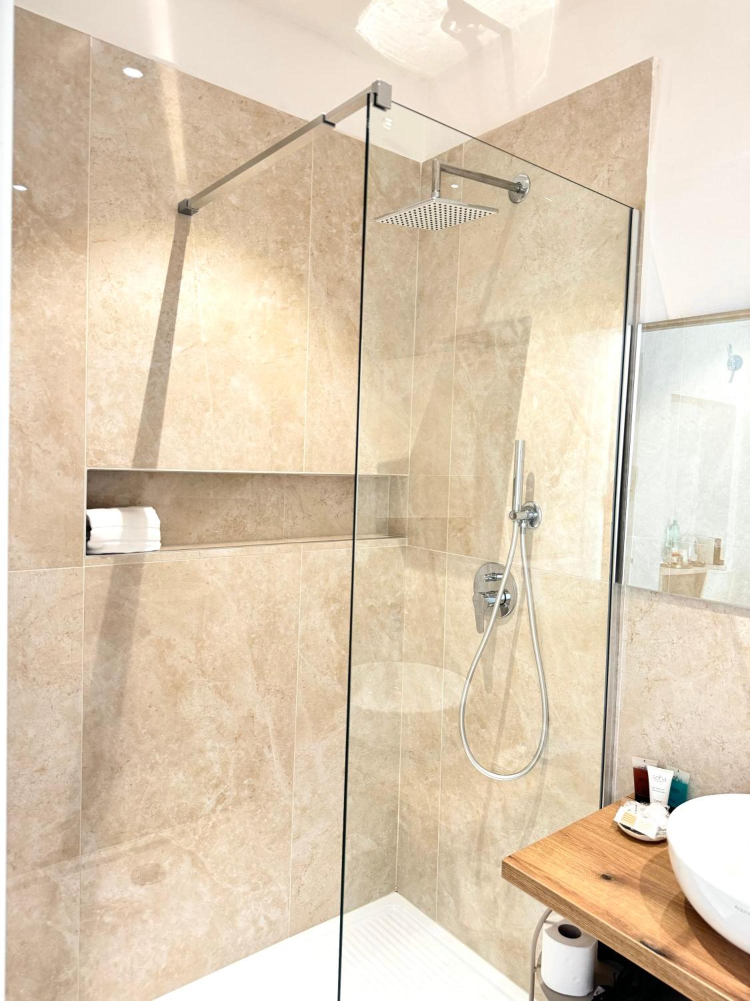 Feel Boutique Rooms Oristano Bagian luar foto