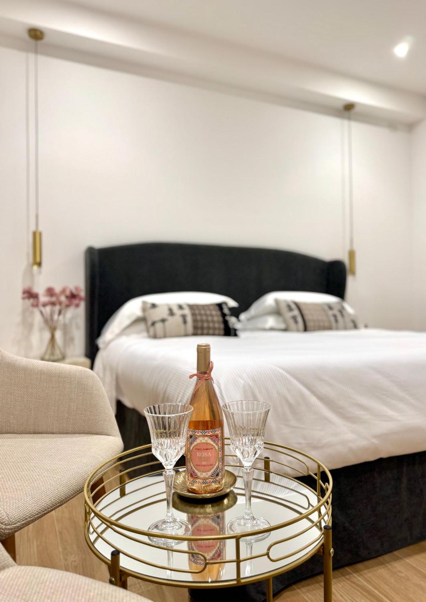 Feel Boutique Rooms Oristano Bagian luar foto